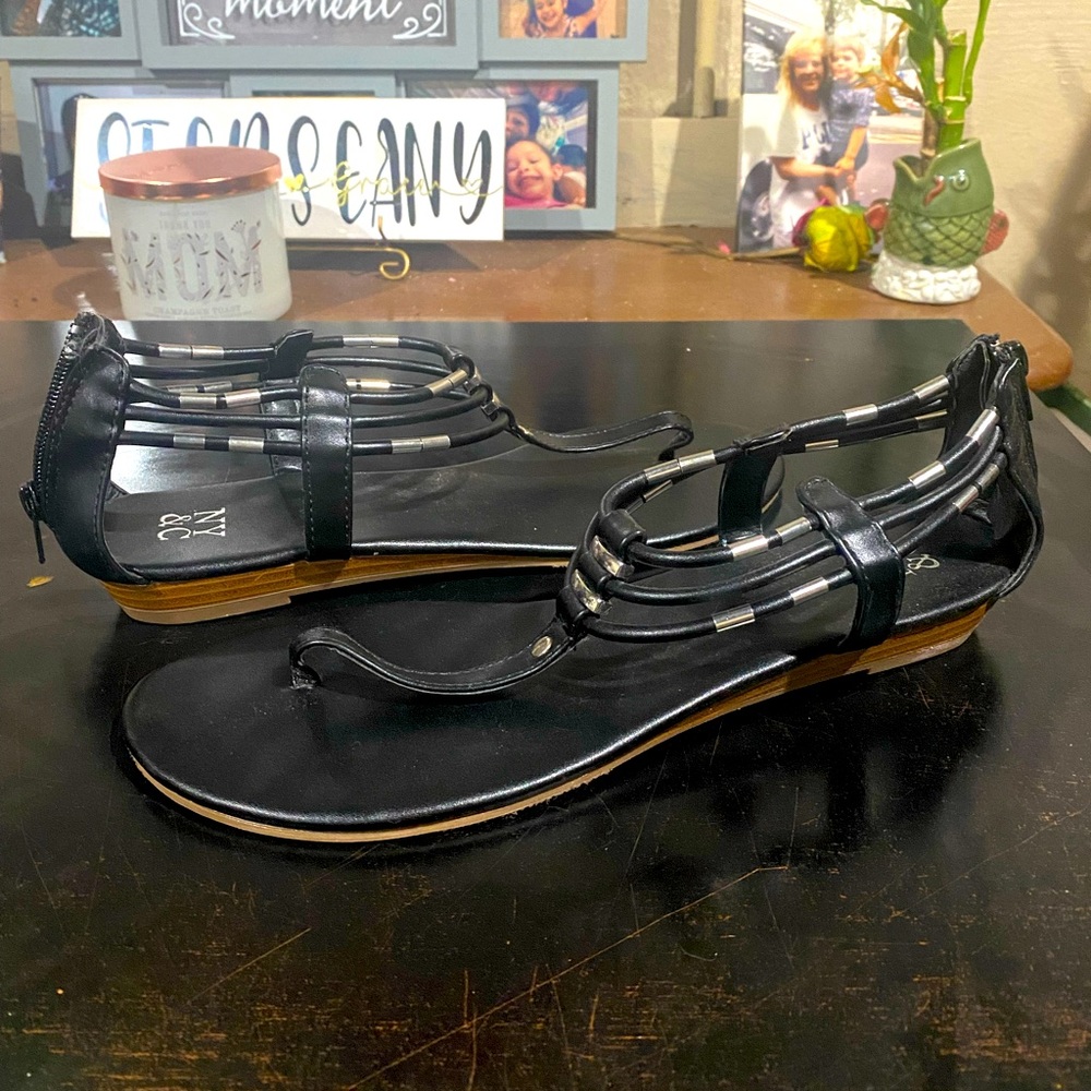 NY&C sandals black size 9 Brand New